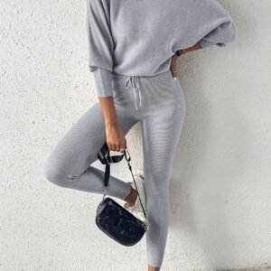 Casual Two-Piece Outfit Featuring A Long-Sleeve Pullover And High-Waisted Drawstring Pants