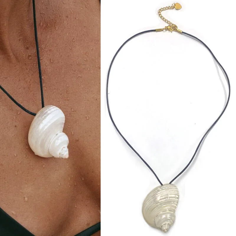 23Bbd5E4-31Da-404D-Bb70-9D581F301C5E.jpg Baroque Pearl Conch Necklace