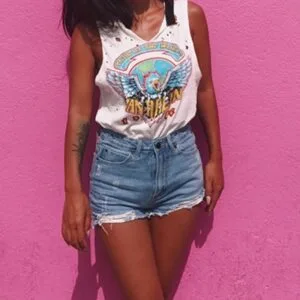 615393571078.Jpg Women’s Retro Ripped Denim Shorts