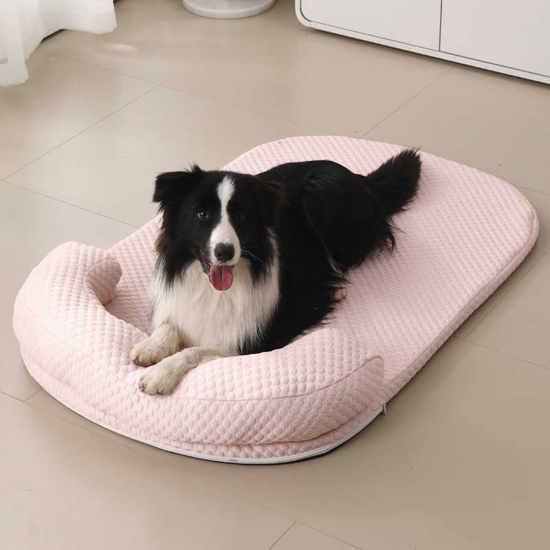 A30F75F8-33F0-4Cd8-Ab42-8Fb034352A8F.jpg Pet Cooling Mat