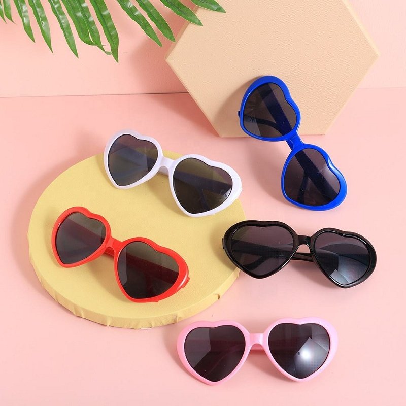 Heart Shape Sunglasses – Fashionable Special-Effects Eyewear